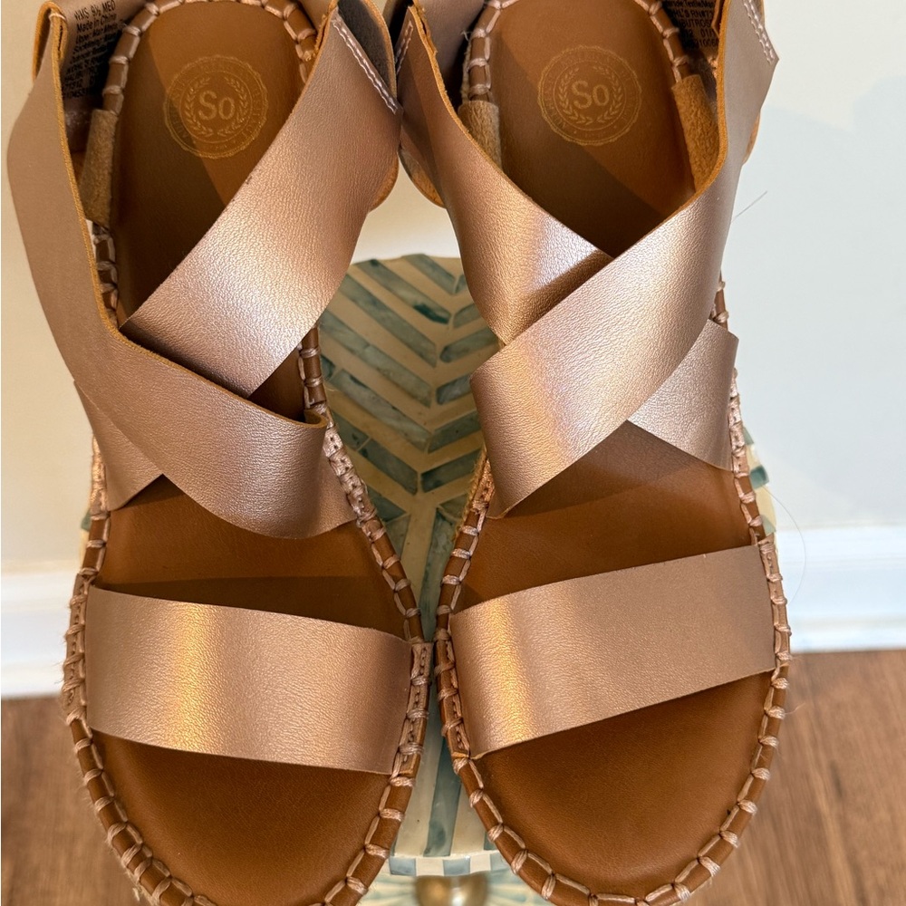 SO Women's Sandals in Metallic Tan